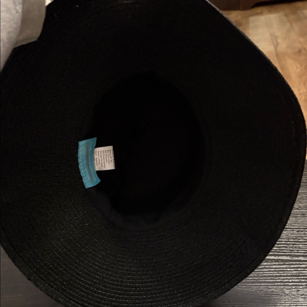 Elegant Black and Gold Women's Hat - Picture 4 of 4